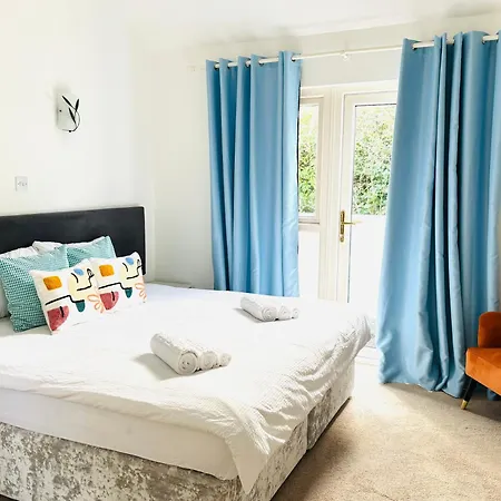 Seascape Bliss - My Joyful Coastal Retreat In Youghal's Heart - Family Friendly - Long Term Price Cuts