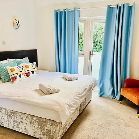 Seascape Bliss - My Joyful Coastal Retreat In Youghal's Heart - Family Friendly - Long Term Price Cuts