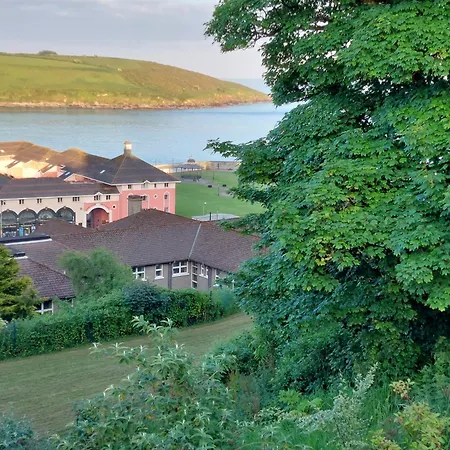 Seascape Bliss - My Joyful Coastal Retreat In Youghal's Heart - Family Friendly - Long Term Price Cuts Villa *