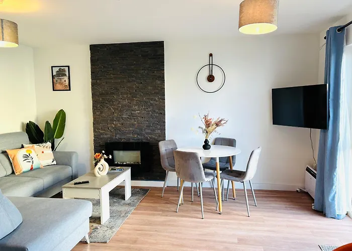 Seascape Bliss - My Joyful Coastal Retreat In Youghal's Heart - Family Friendly - Long Term Price Cuts Willa Youghal