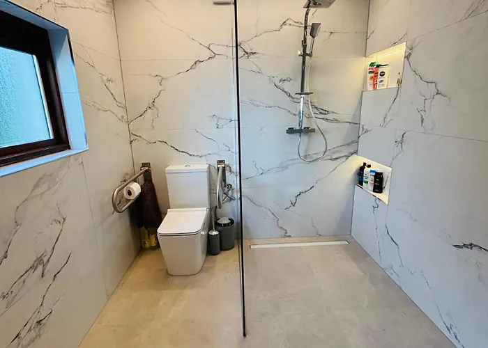 Willa Seascape Bliss - My Joyful Coastal Retreat In Youghal's Heart - Family Friendly - Long Term Price Cuts