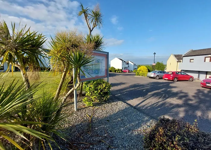 Willa Seascape Bliss - My Joyful Coastal Retreat In Youghal's Heart - Family Friendly - Long Term Price Cuts *