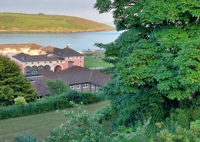 Seascape Bliss - My Joyful Coastal Retreat In Youghal's Heart - Family Friendly - Long Term Price Cuts Willa *